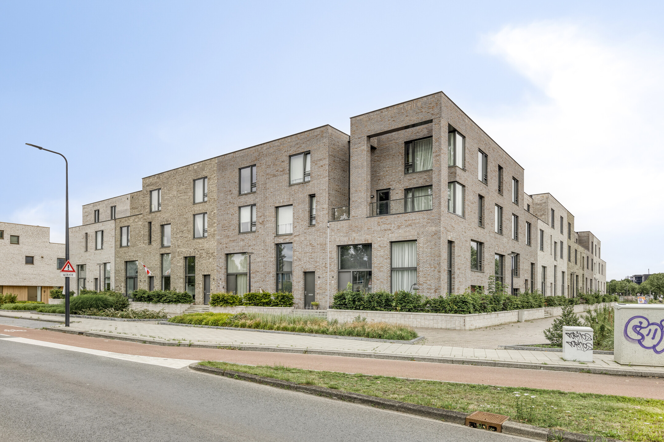free-sector-houses for rent on Geert Schoonmanpad 1